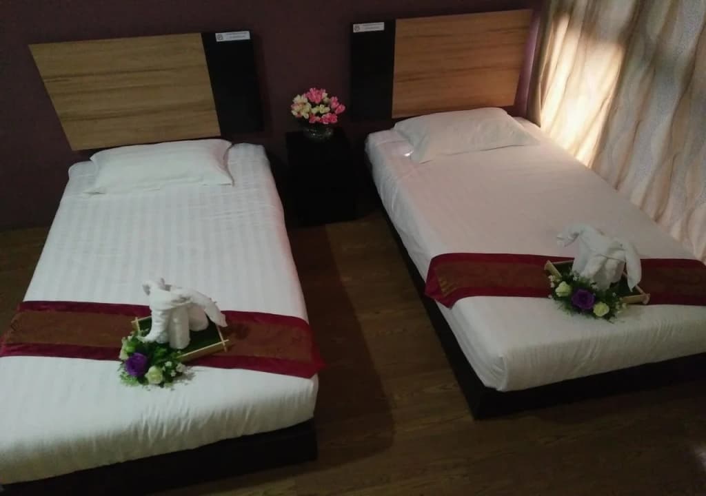 Hotel Amigo - photo 9