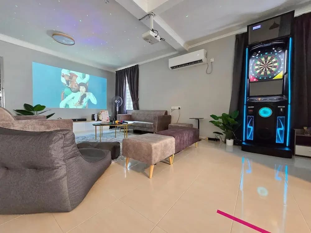 Comfy Tok Sira Home Kuantan 5 BR - photo 10