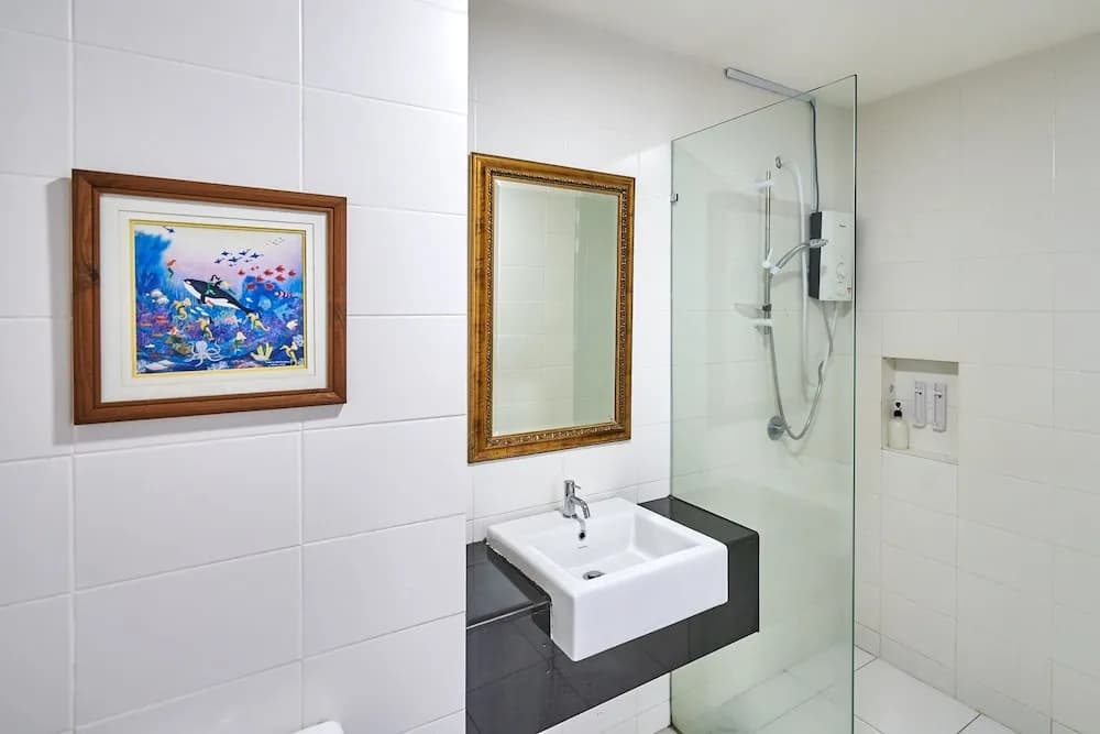 OYO Home 44001 Elegant Studio Setia Alam Trefoil - photo 7