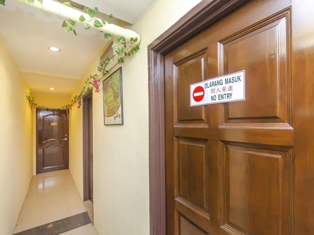 OYO 89703 B Link Hotel - photo 13