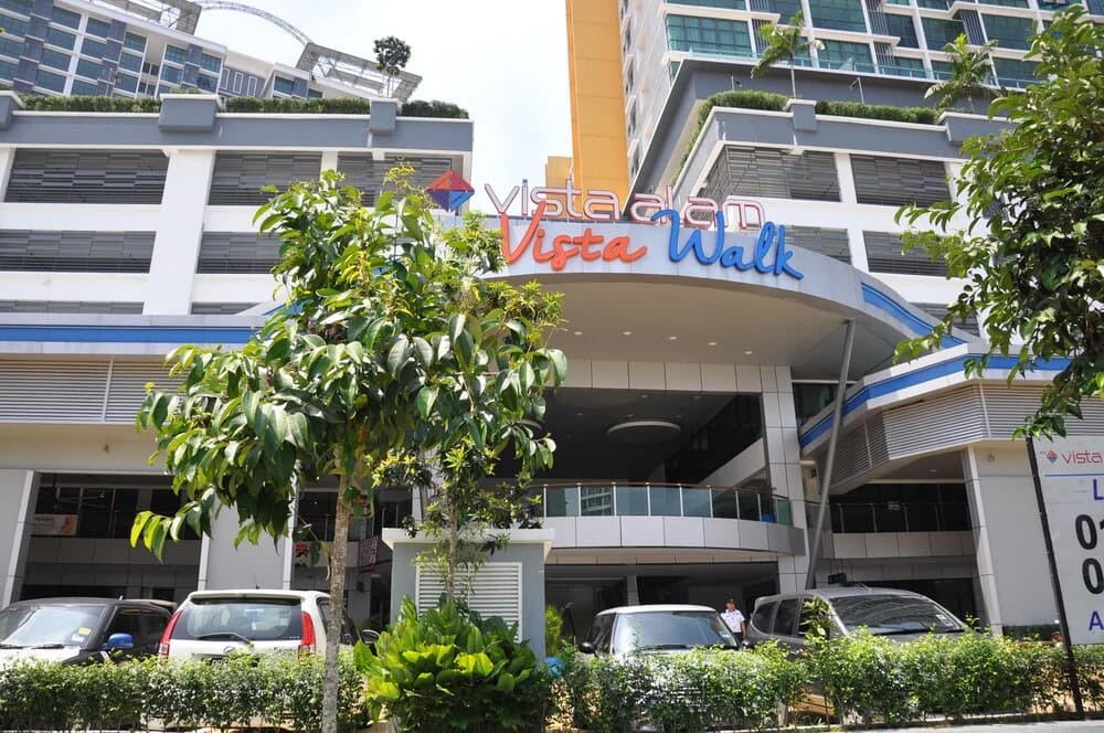 Lawang Suite 1 Bedroom Corner Apartment - main photo