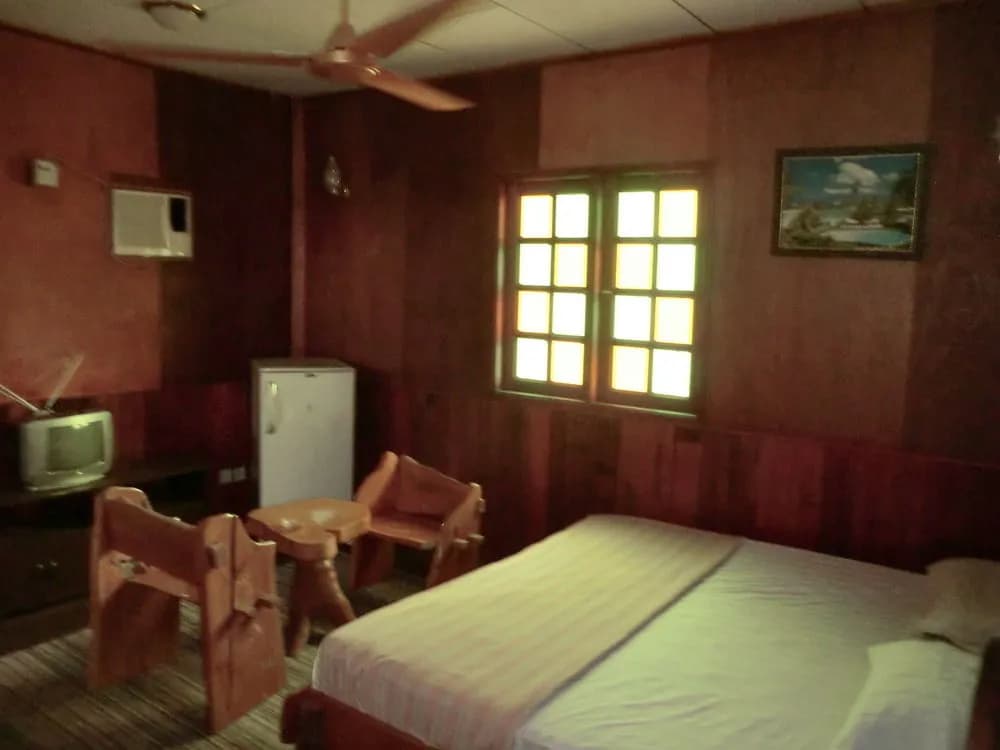 Riverside Beach Chalet - photo 1
