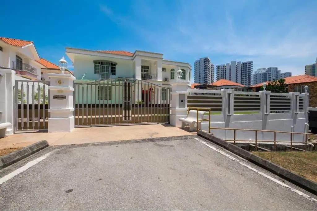 6, Persiaran Tanjung Bunga 3 - photo 2