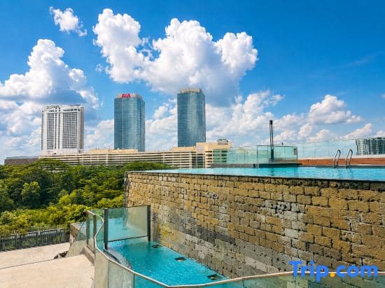 Mosaic Southkey Residence Near Midvalley by Dawn Stay - photo 3