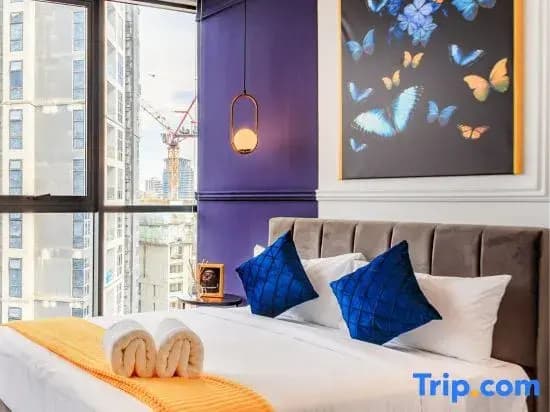 Scarletz Suites KLCC • 5-min to Petronas Twin Towers • Rooftop Infinity Pool - photo 7