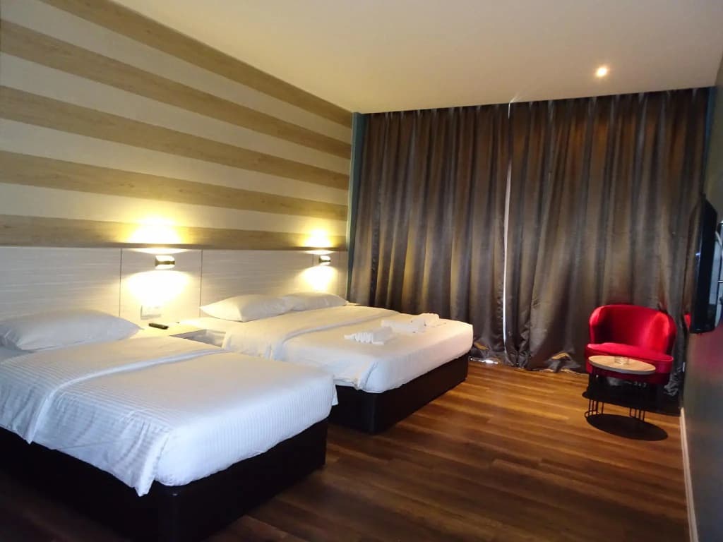 Bayfront Hotel - photo 2
