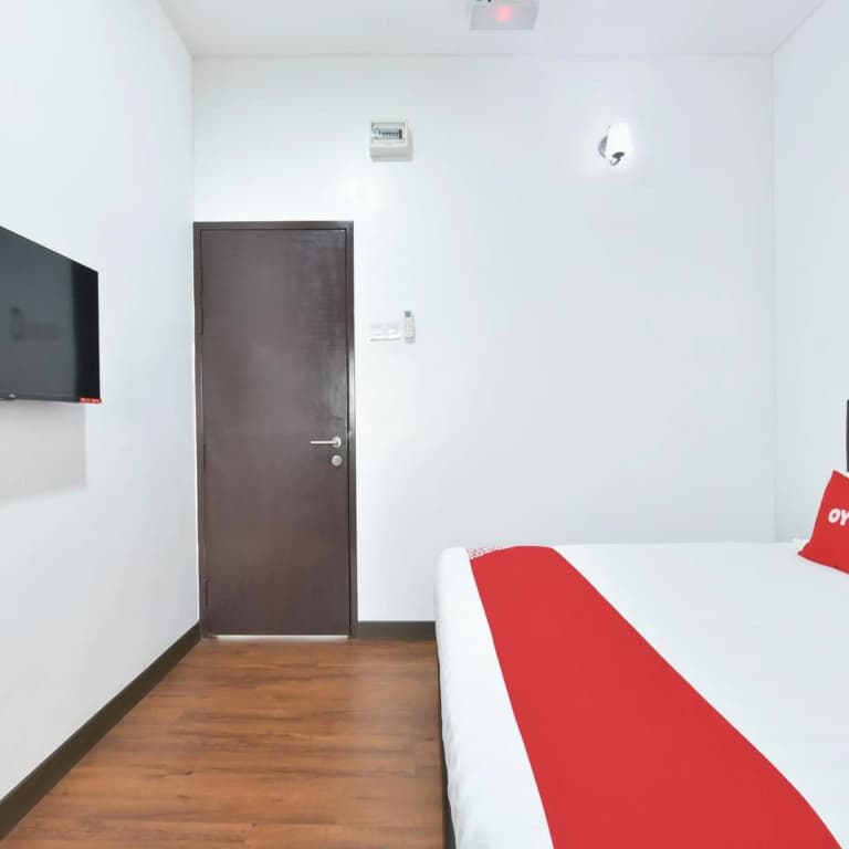 Hotel O Madeena Inn - photo 18
