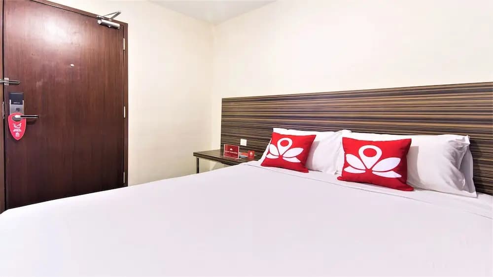 ZEN Rooms Basic Near I-City - photo 6