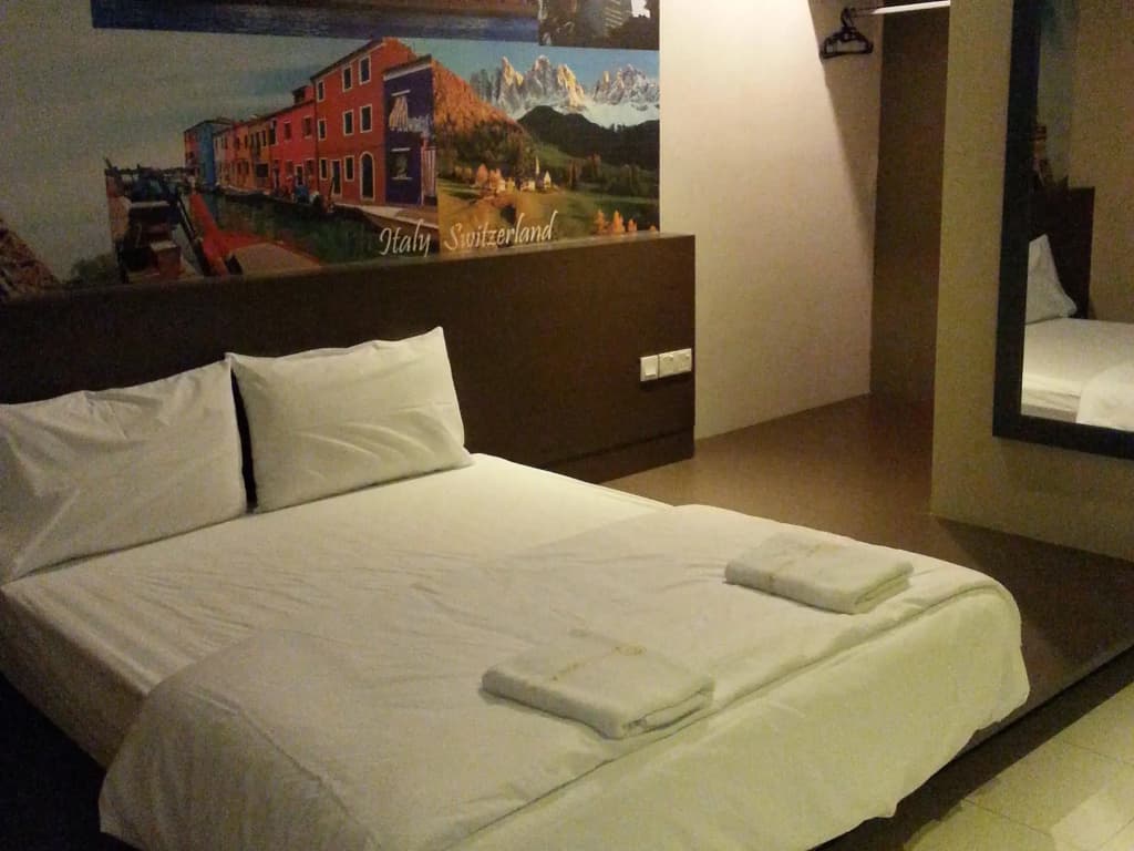Super OYO 89930 Golden Guest House - photo 3