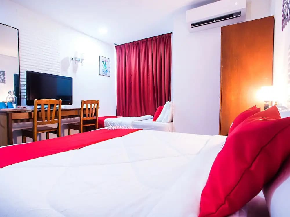 OYO 43963 T-Signature Hotel - photo 4