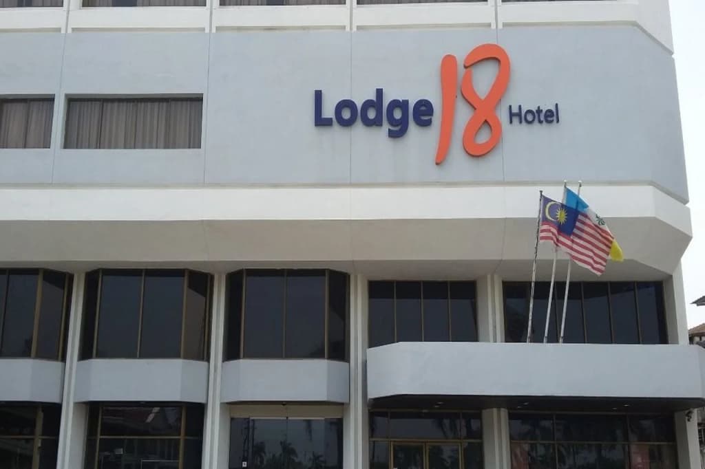 Lodge 18 Hotel - photo 1