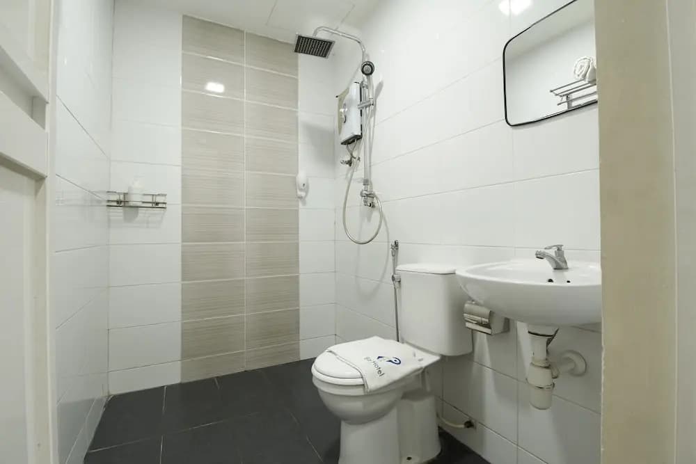 Biz Hotel Shah Alam - photo 9