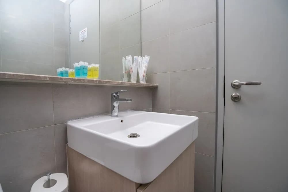 OYO Home 89725 Beautiful 3br Grand Medini - photo 25
