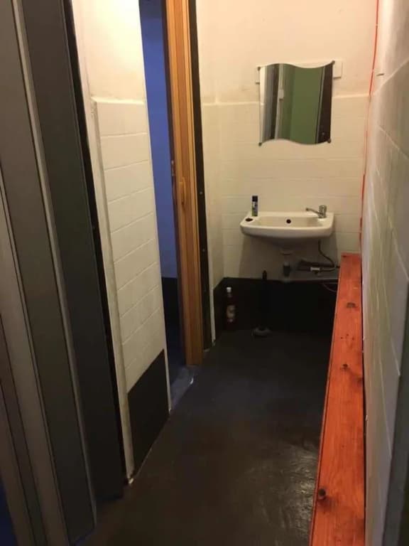 11 Pensione - Hostel - photo 9