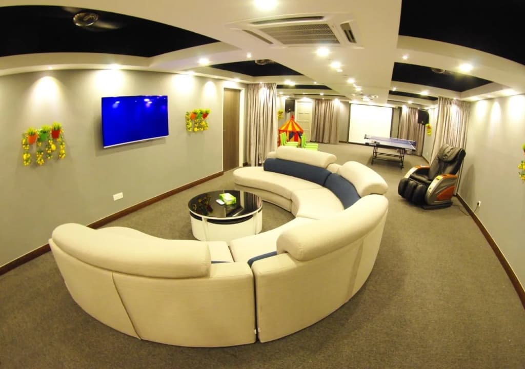 Lemon8 Hotel Apartment - photo 2