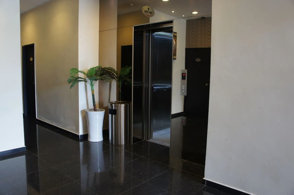 V3 Hotel Taman Gaya - photo 10