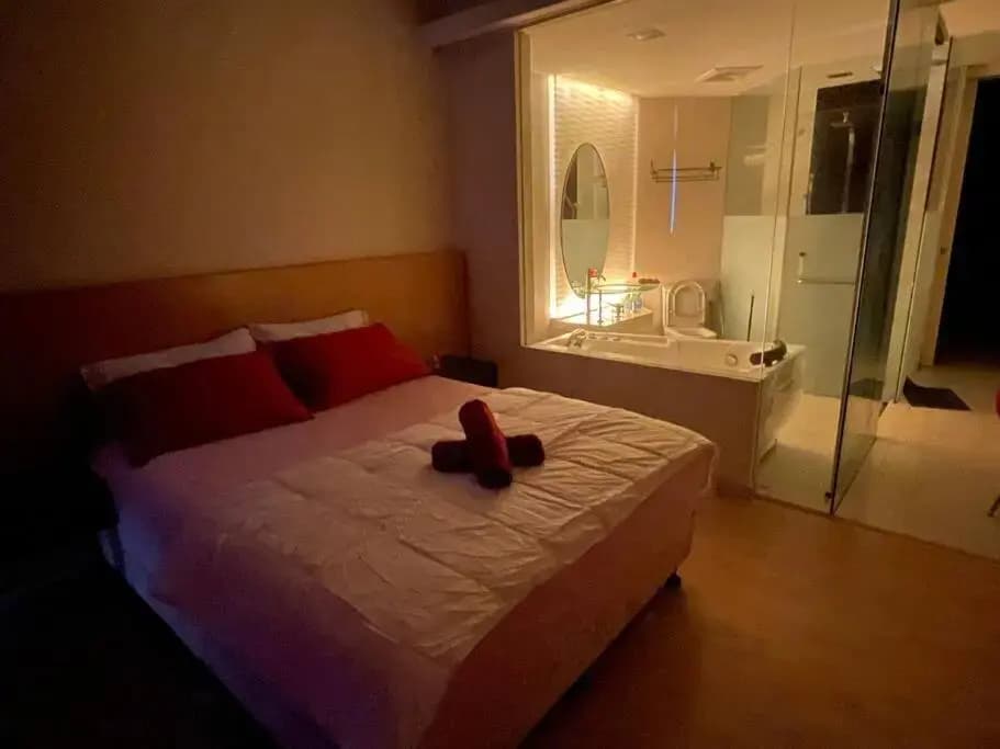 Private Jacuzzi Staycation at KL City 905 - photo 4