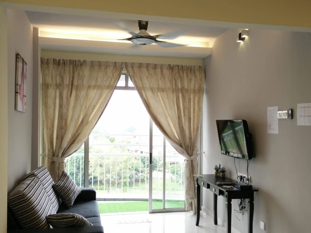 H&A Guest House With Riverview - photo 5