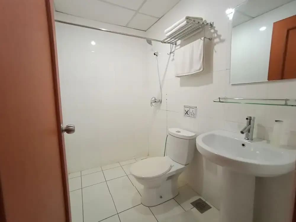 Oyo 89866 Houz Inn - photo 9