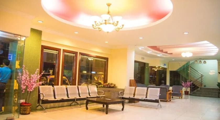 Istana Monaco Hotel - photo 20