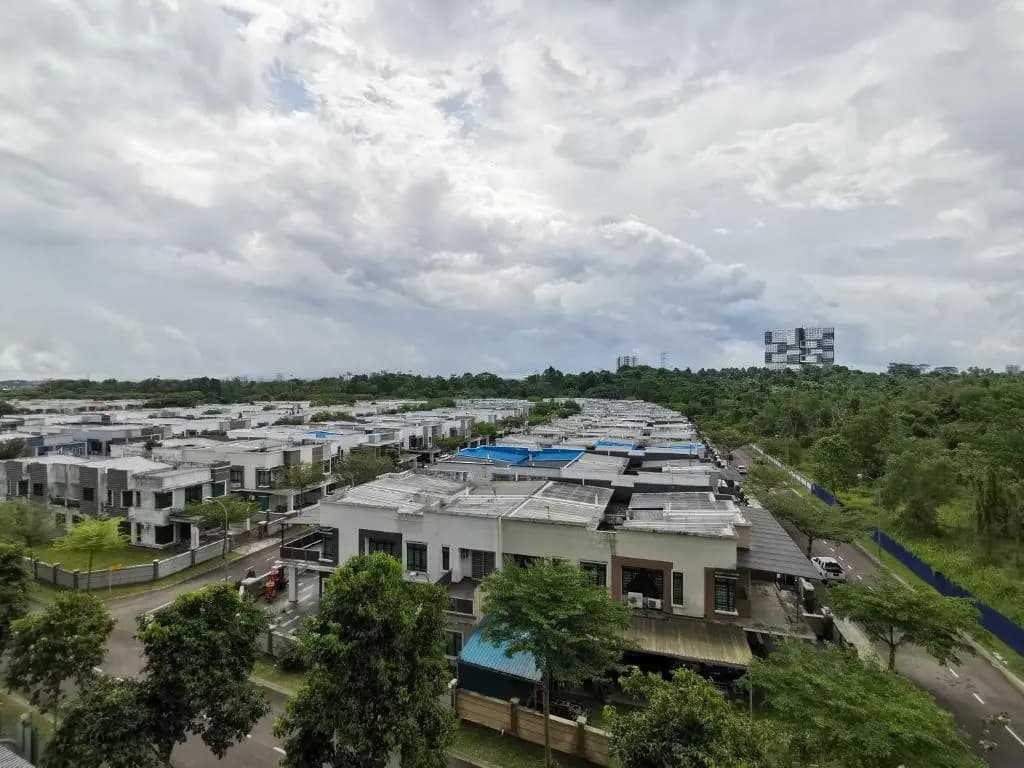 BUKIT INDAH 6pax WIFI NETFLIX 3 BEDROOM - photo 11