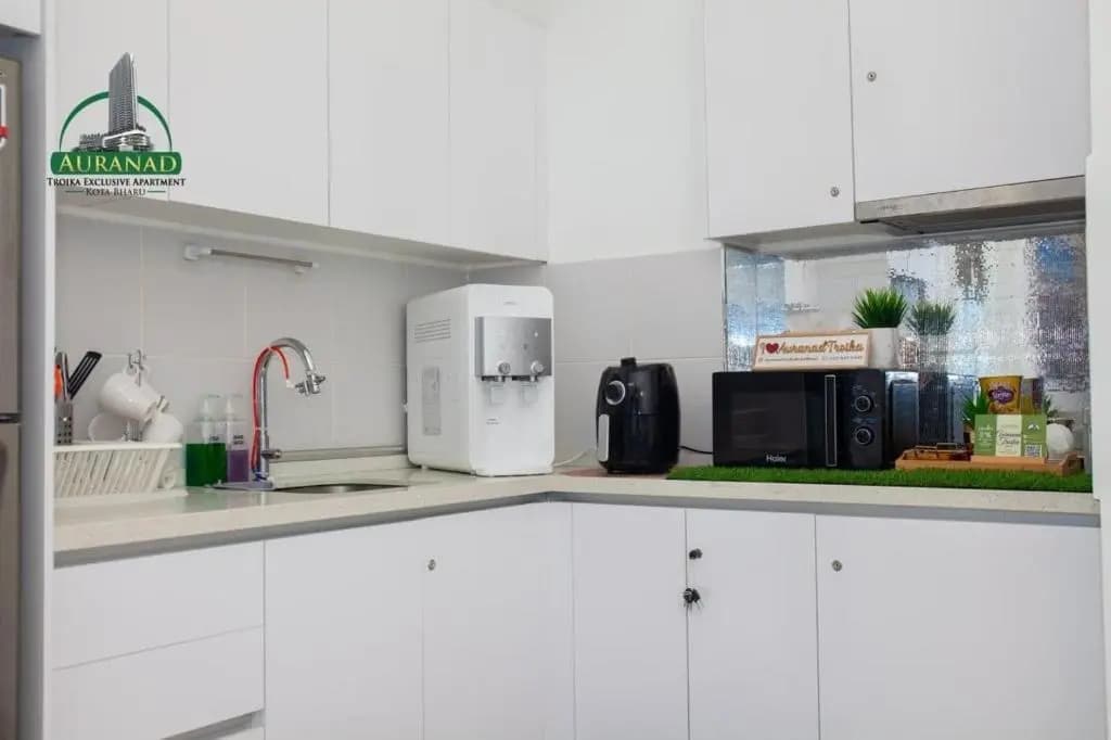 Zulanie Suite at Troika Residence, Cozy & Comfort, Free Wifi & Netflix - photo 43