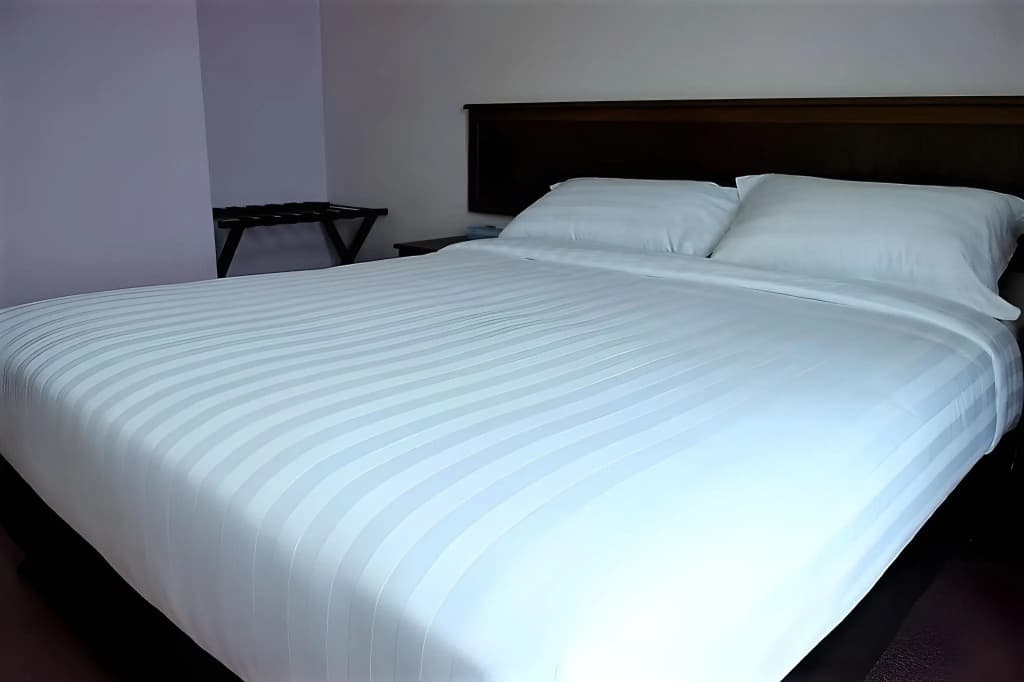 ID Hotel Yayasan - photo 10