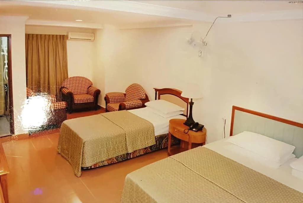 Lotus Family Hotel, Medan Tuanku - photo 5