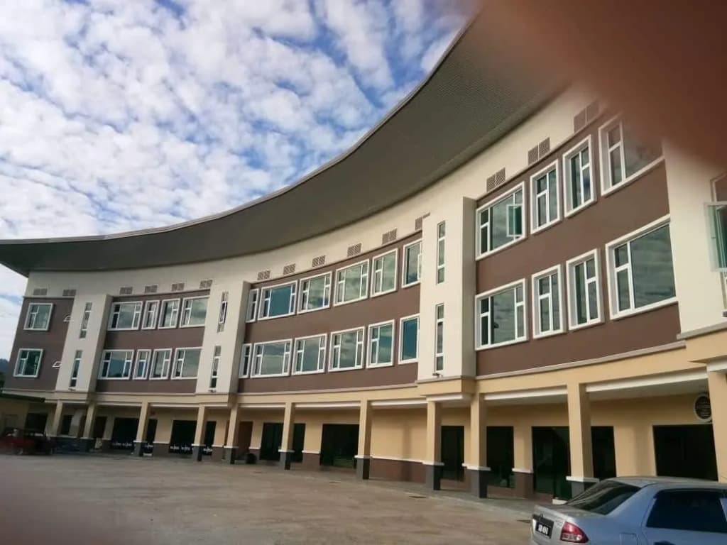 D Arc Hotel - photo 1