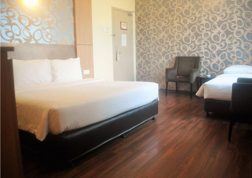 Baguss City Hotel - photo 5