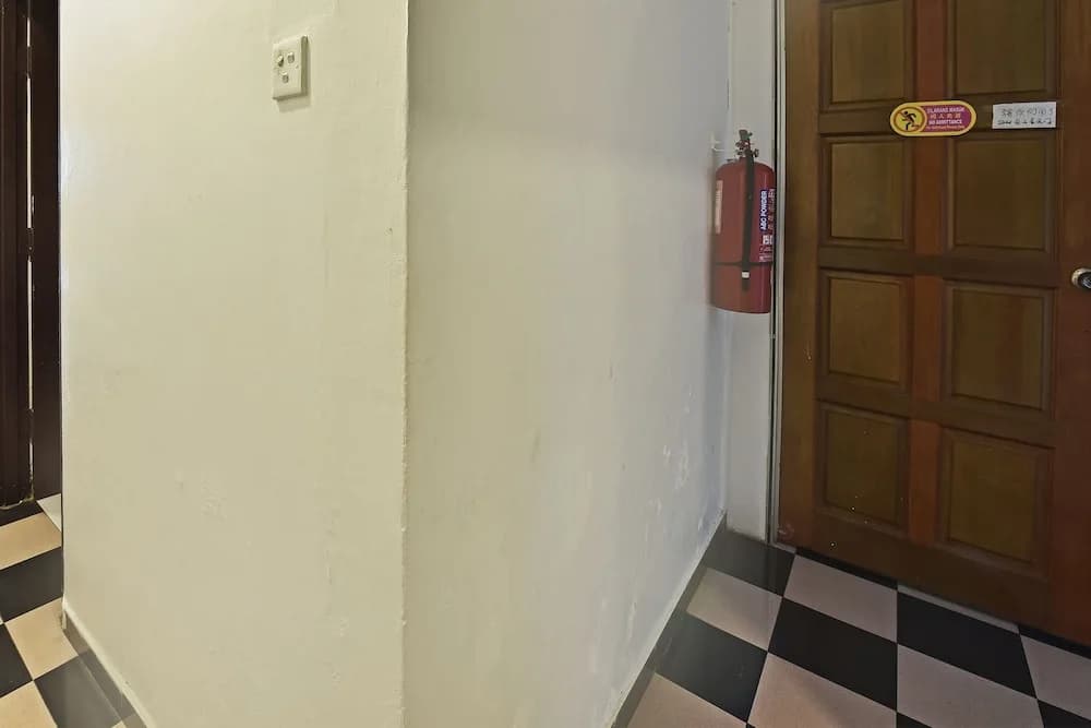 OYO 90806 Rumah Tumpangan Laut Selatan - photo 12