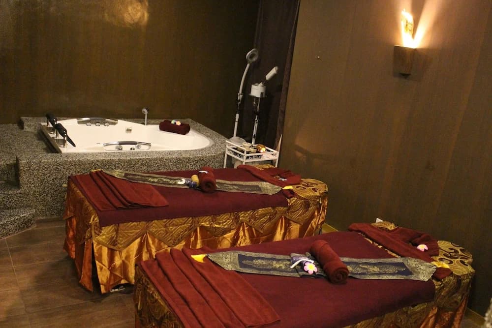 MLH Deluxe Studio Suites @ Landmark Residence - photo 29