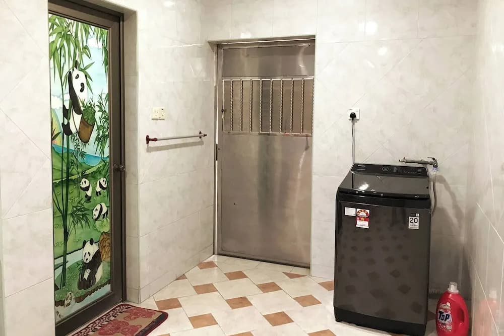 Cozy Johor Bahru Home With Family Room and Unblock Balcony View - photo 10