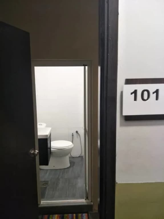 S Avenue Hotel - photo 6