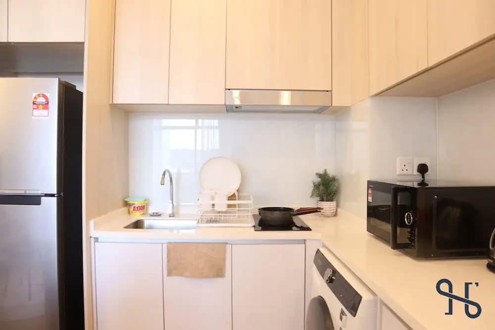 Homesuite' Home at The Shore KK - photo 28