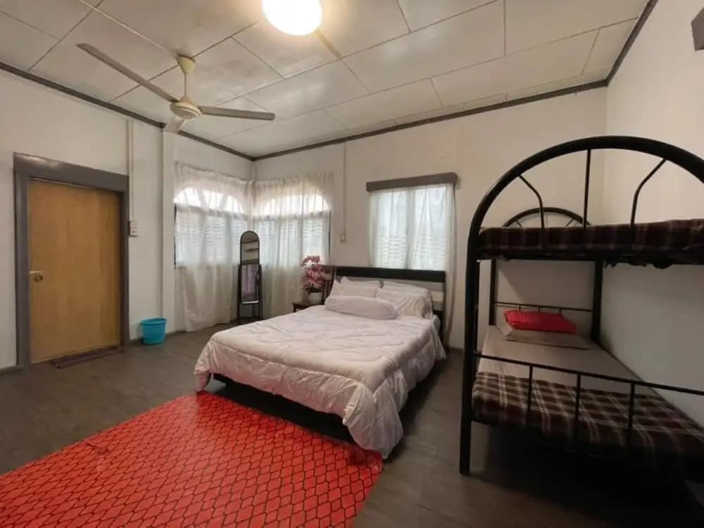 Anique Hoemstay by Oyo Rooms - main photo