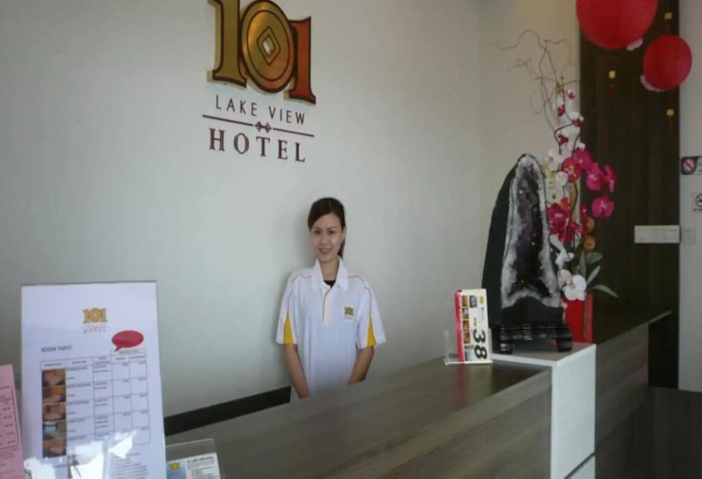 101 Lake View Hotel Puchong - photo 13
