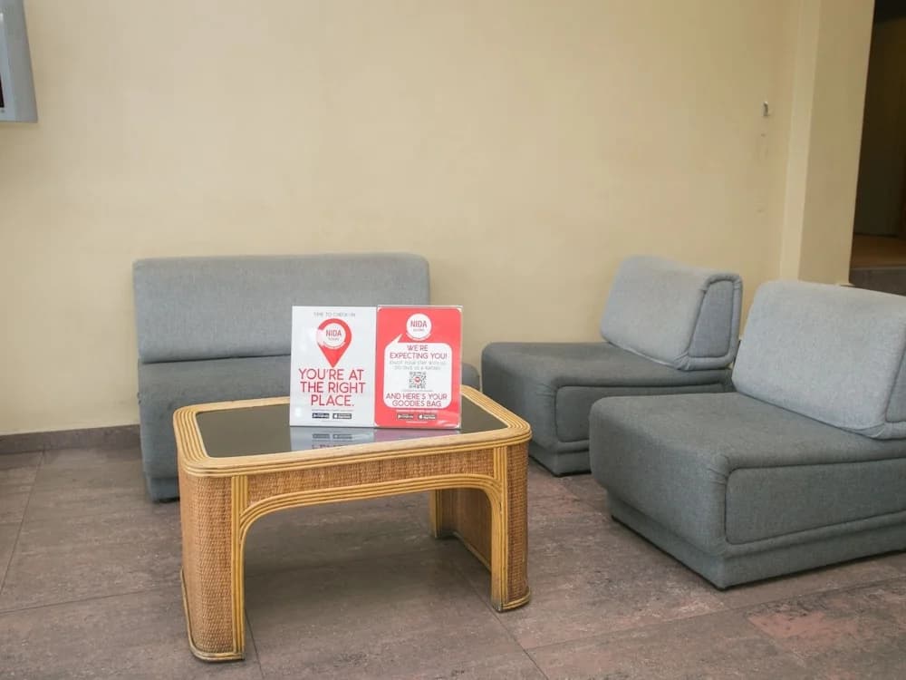 Super Oyo 447 Comfort Hotel Meru - photo 12