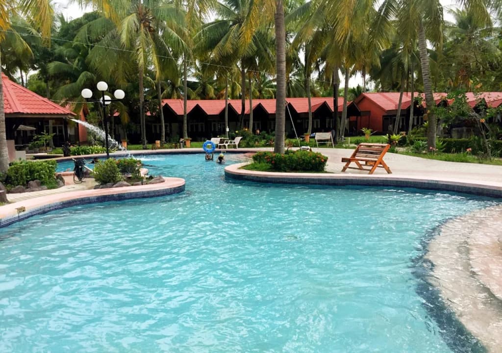 Western Beach Resort - photo 2