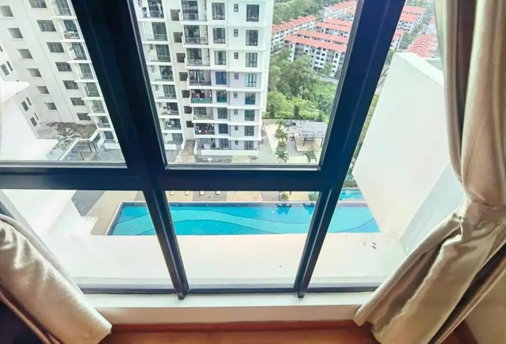 B1606 Platino ParadigmMall Netflix PoolViewSTAY - photo 4