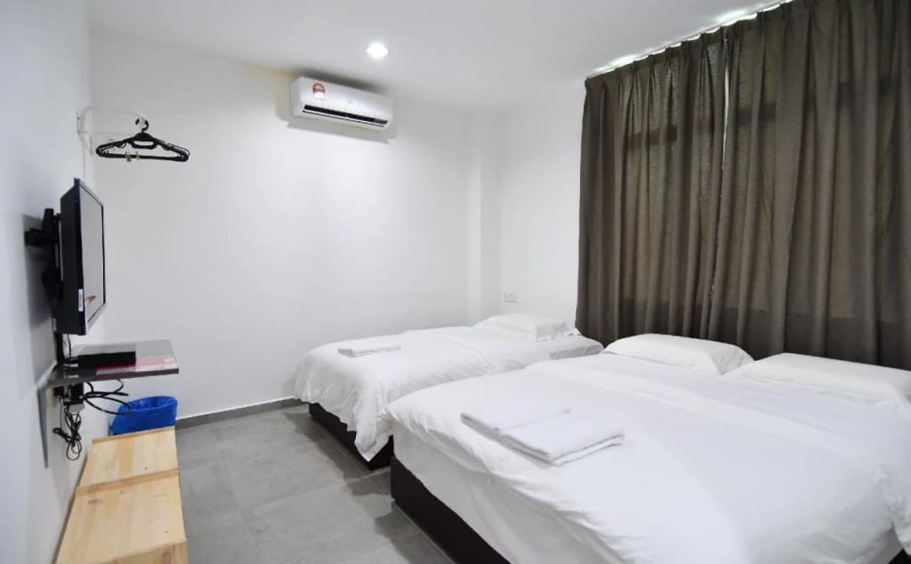 The Bed Hotel - photo 1