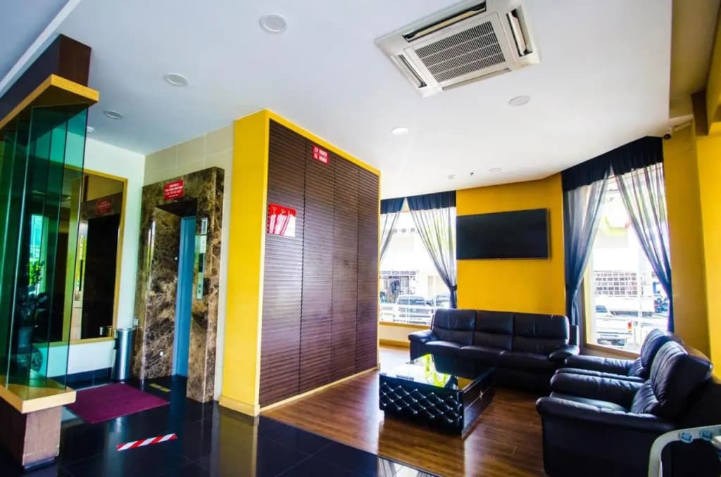 Grand Eastern Hotel - photo 2