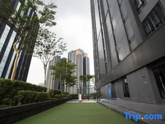 Hill 10 Residence at I City By My Trip & My Stay - photo 1