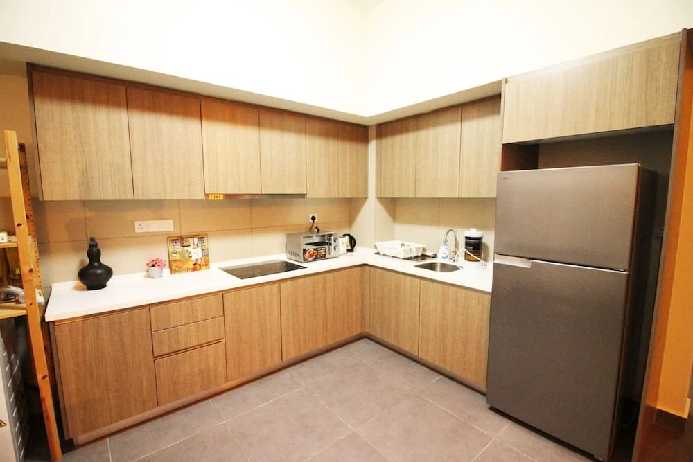 Sentrio Suites @ City Center by HnHCozy - photo 10