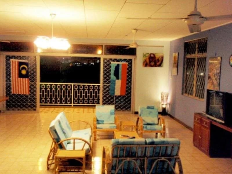 Borneo Beachouse Backpackers - photo 14