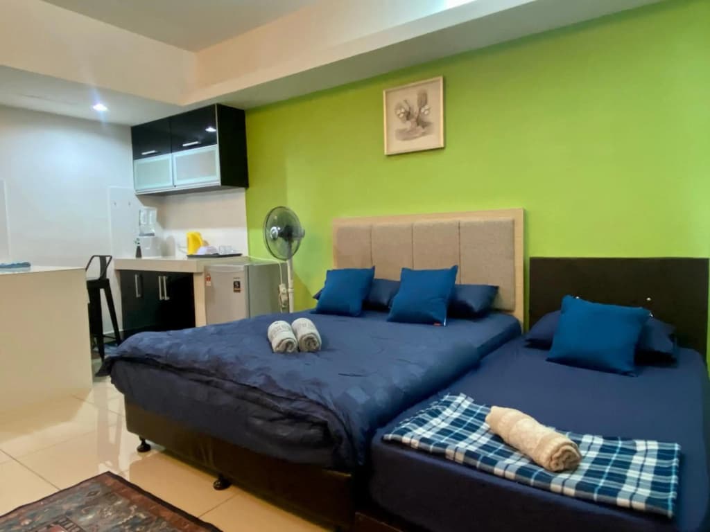 Private Studio Viana Court Service Apartment 2 with private parking - photo 2