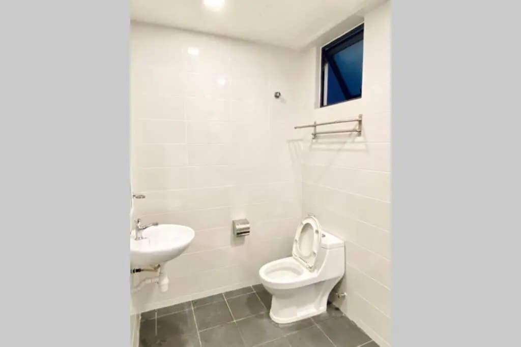 Landmark Residence 2, High Floor with Nice View, Free Parking, TVbox. - photo 5