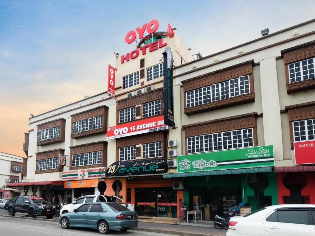 OYO 1028 15 Avenue Inn - photo 1