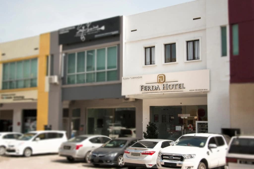 Ferda Hotel Impian Emas - photo 1