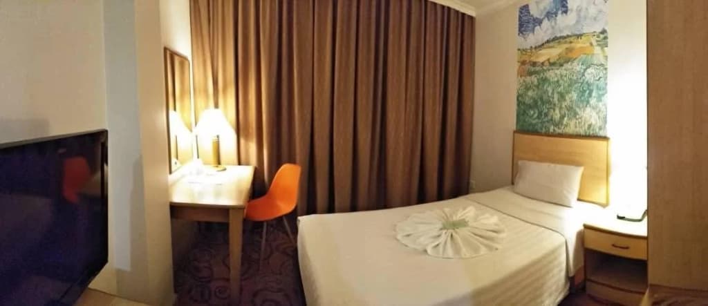 The Orchid Hotel - photo 1